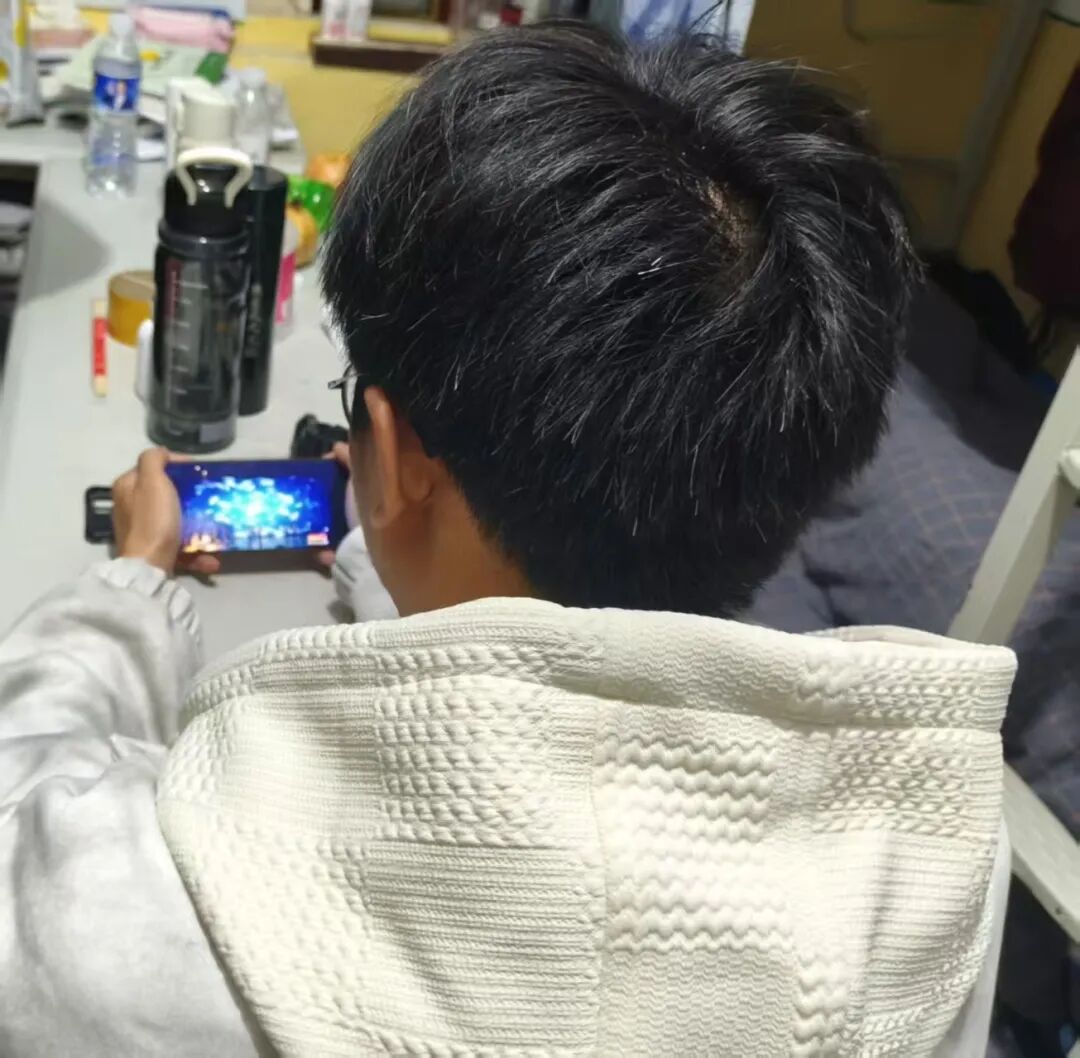 微信图片_2025-12-16_230343_135.jpg